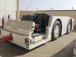 FMC B700 PUSHBACK TOWING TRACTOR